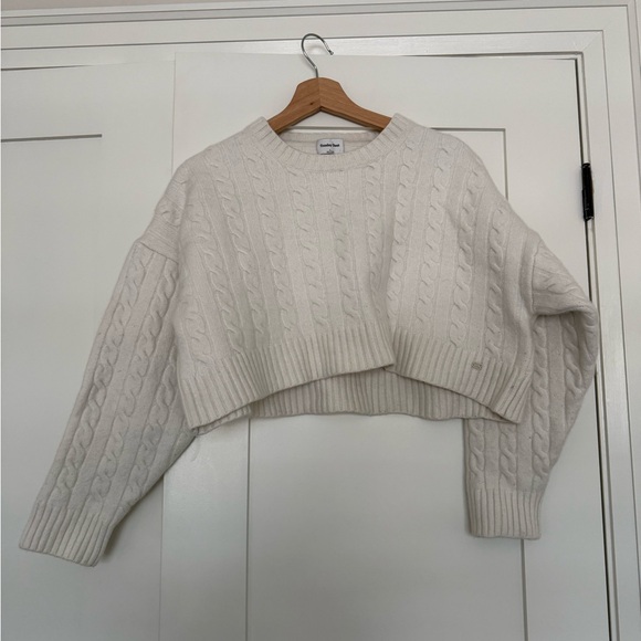 Aritzia Sunday Best ‘Peggy’ Cropped Preppy Cream Cable Knit Sweater - Size L - Picture 2 of 9